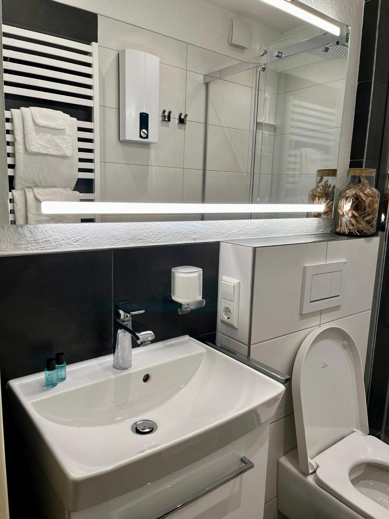 Meyver Apartment